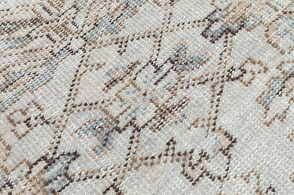 Traditional Distressed Hand Knotted Wool Area Rug