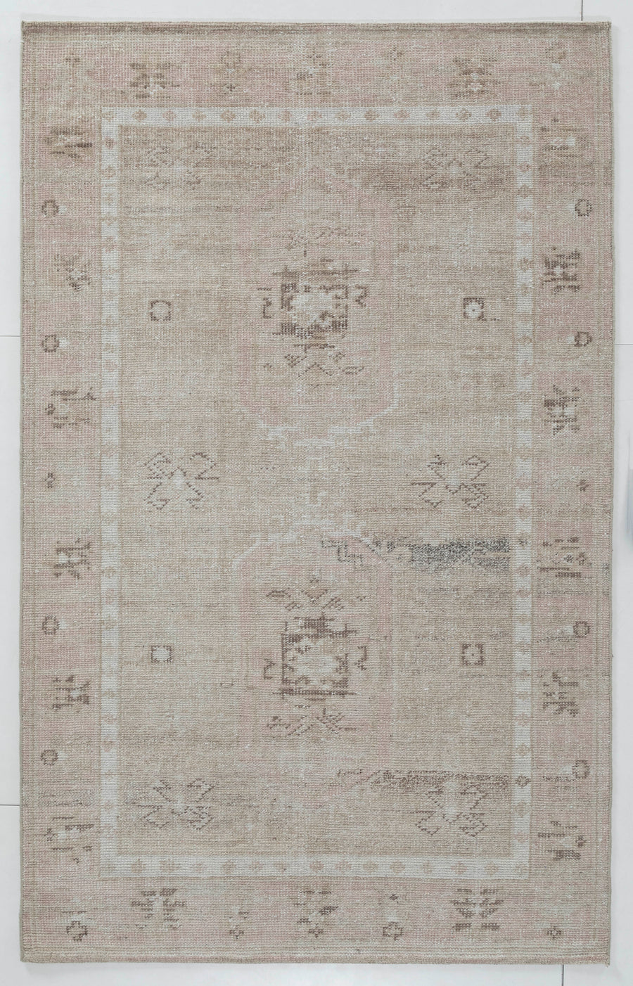 Vintage Medallion Hand Knotted Wool Area Rug 8x5 beige handknotted rug