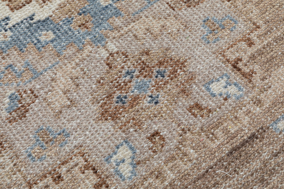 Halyn Medallion Hand Knotted Wool Area 5x8 taupe bhadohi carpets
