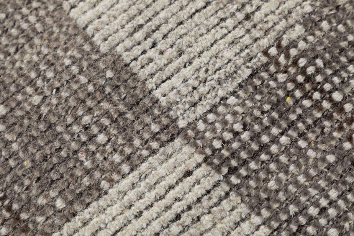 Geometric Checkerboard Hand Knotted Area Rug 5x8 gray
